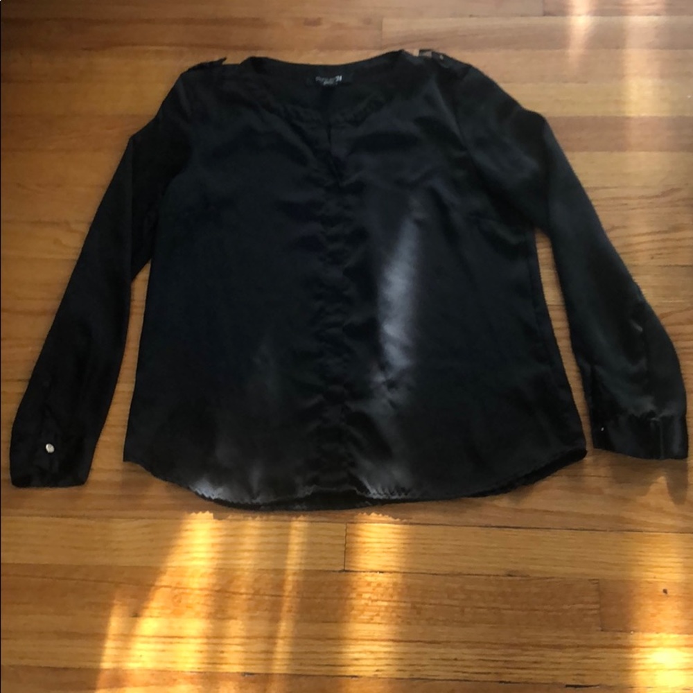 Used black shirt